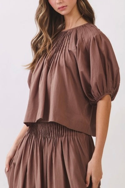 Pintuck Puff Sleeve Top (Brown)