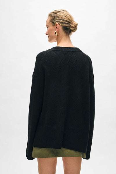 Side Slit V-Neck Black