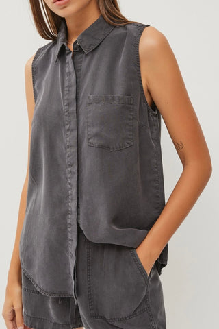 Sleeveless Tencel Buttondown